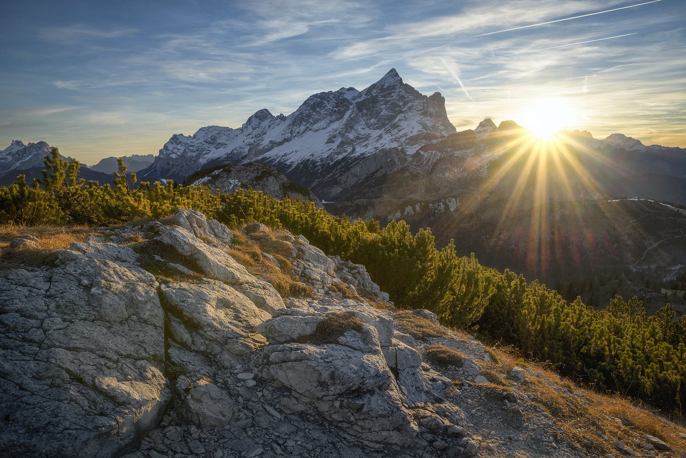 Gratis Montaña Cubierta De Nieve Durante El Amanecer Foto de stock